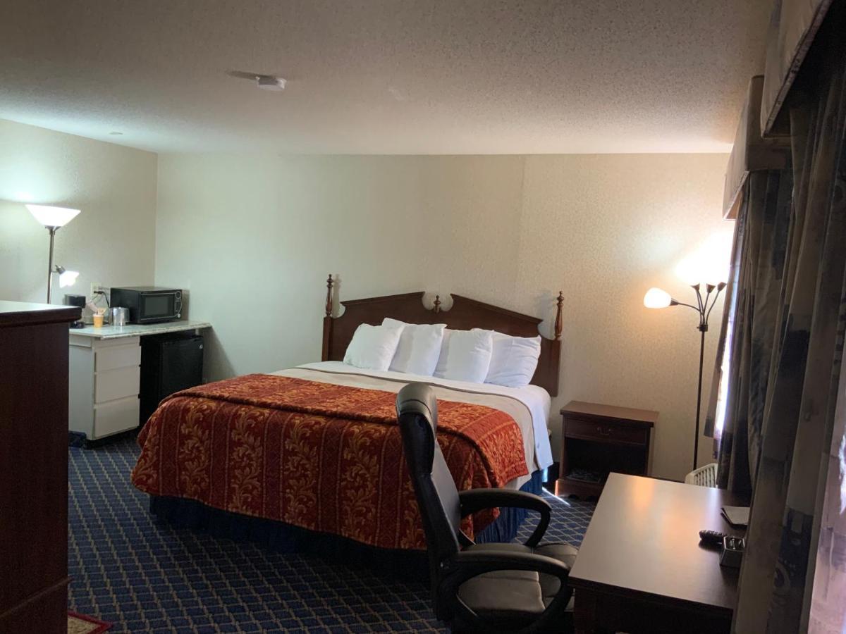 Regency Inn & Suites West Springfield Ngoại thất bức ảnh