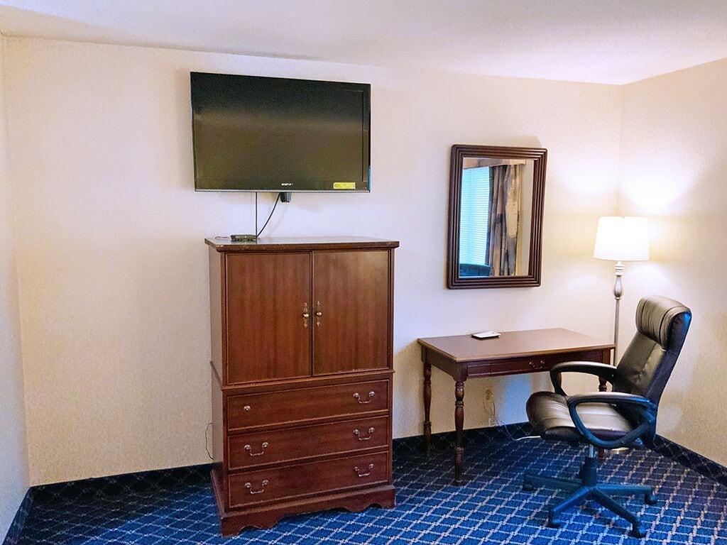 Regency Inn & Suites West Springfield Ngoại thất bức ảnh