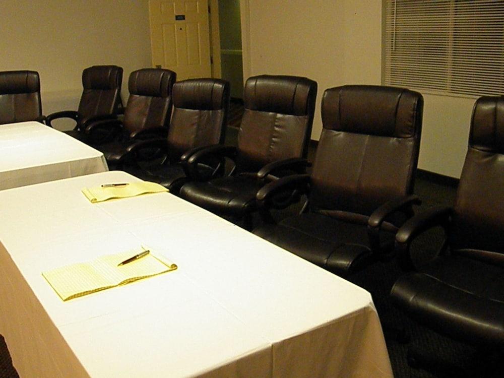 Regency Inn & Suites West Springfield Ngoại thất bức ảnh