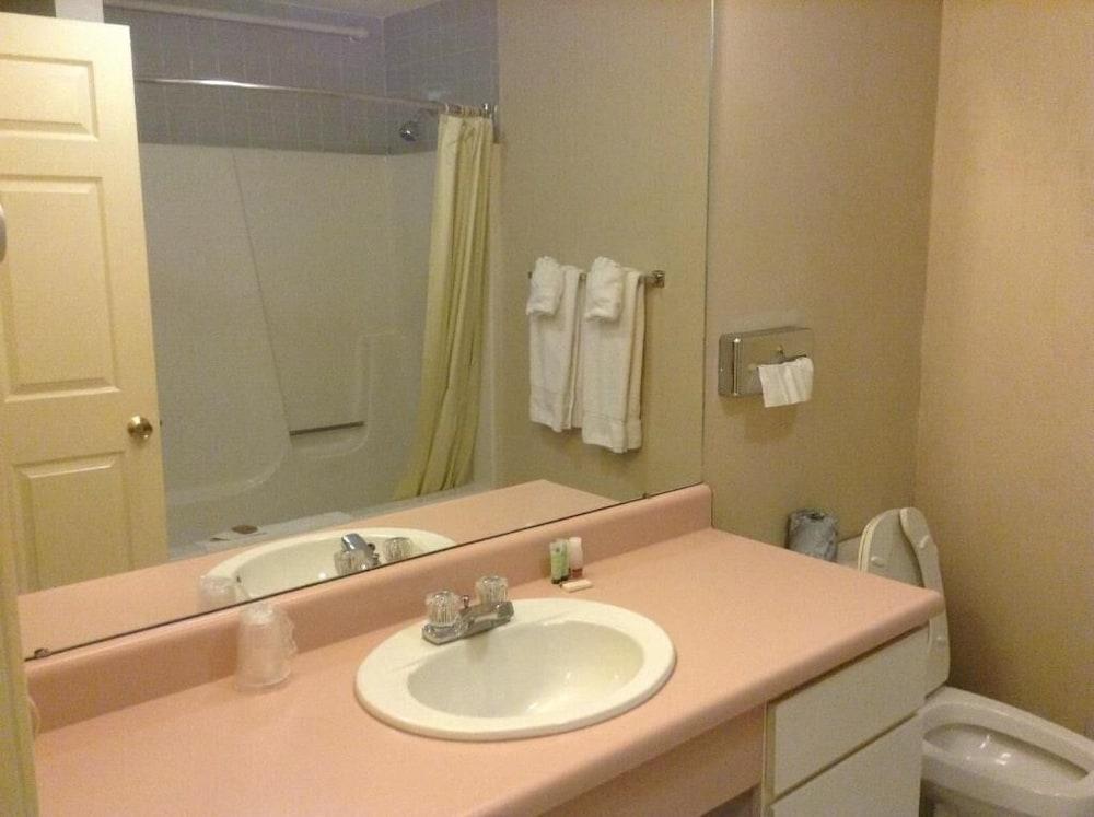 Regency Inn & Suites West Springfield Ngoại thất bức ảnh
