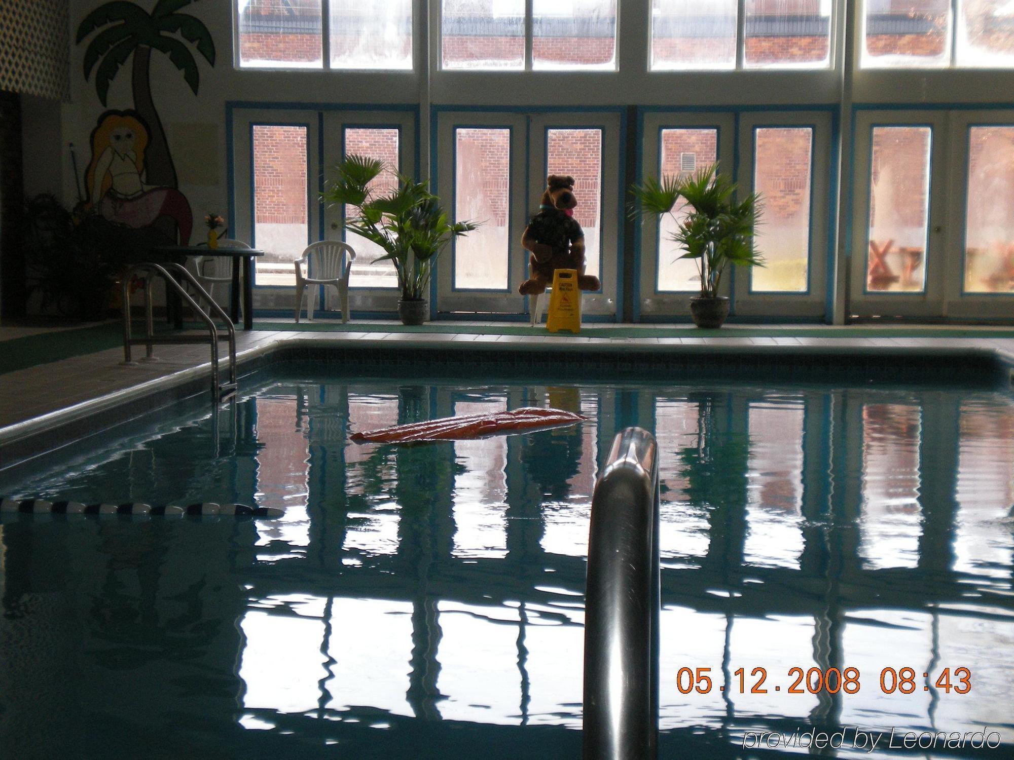 Regency Inn & Suites West Springfield Ngoại thất bức ảnh