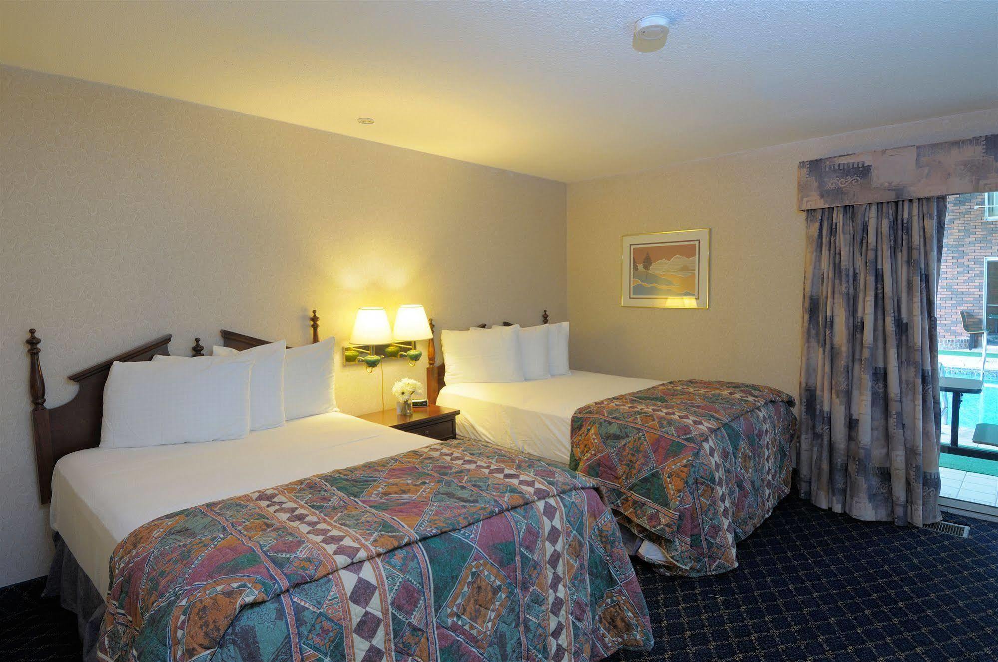 Regency Inn & Suites West Springfield Ngoại thất bức ảnh